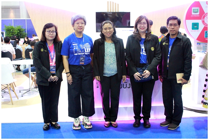 ﻿กรมบังคับคดีให้การต้อนรับรองปลัดกระทรวงยุติธรรม เข้าเยี่ยมชมบูธนิทรรศการกรมบังคับคดี ภายในงาน MONEY EXPO 2018